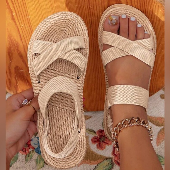 Summer sandals tan/beige color. New - Picture 2 of 3